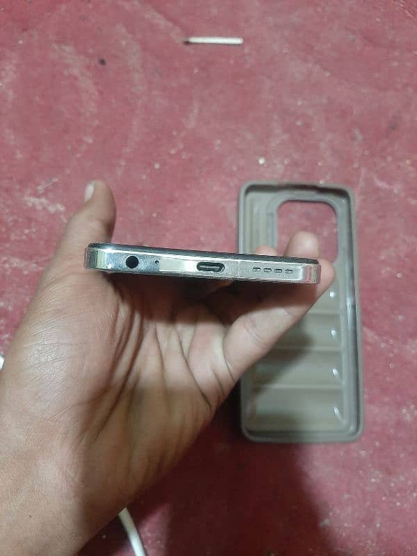 infinix hot 40i. . 8 128 2