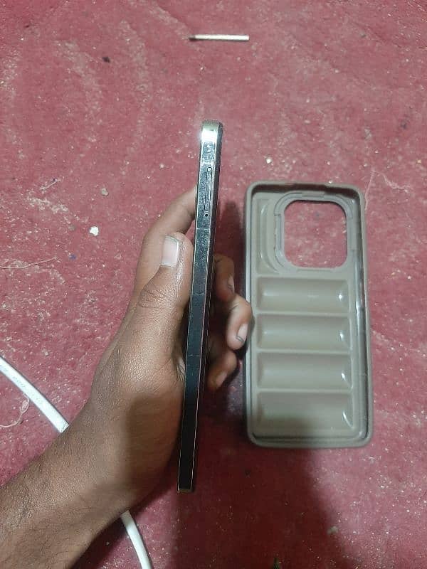 infinix hot 40i. . 8 128 3