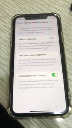 iphone 11 condition 10by 10 64 gb with box jv LLa with apple warranty