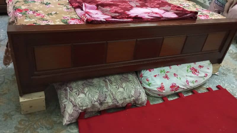 Salam AK king size bed 2 set table 1 sengarmaz 2 chairs 1 small table 2