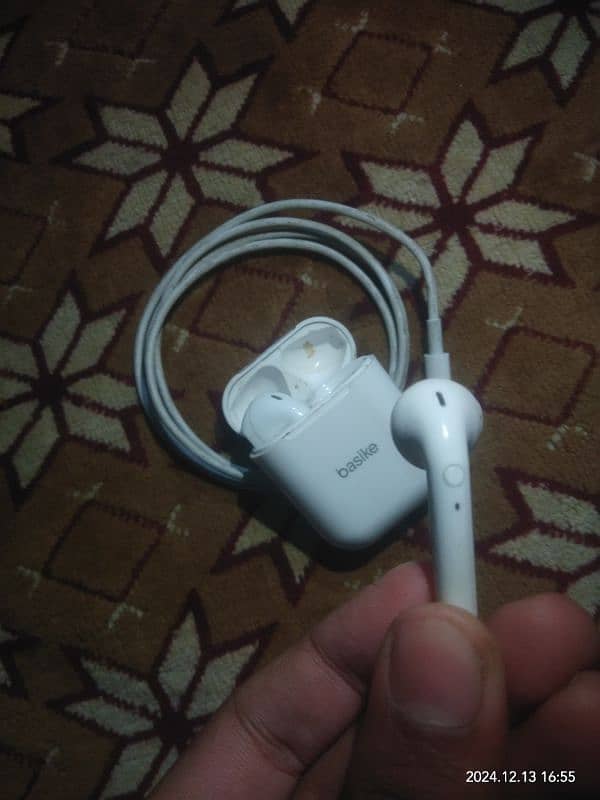 airpods with cable 0