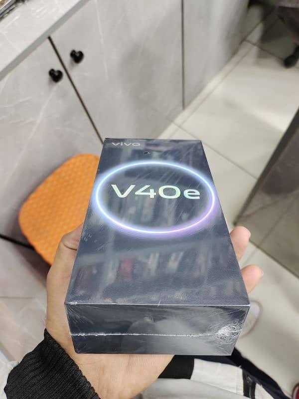 Vivo V40E 3