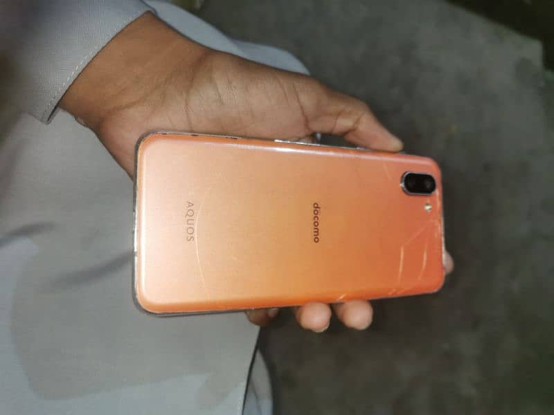 Aquos R2 touch & back broken pta approved baki all okay 0