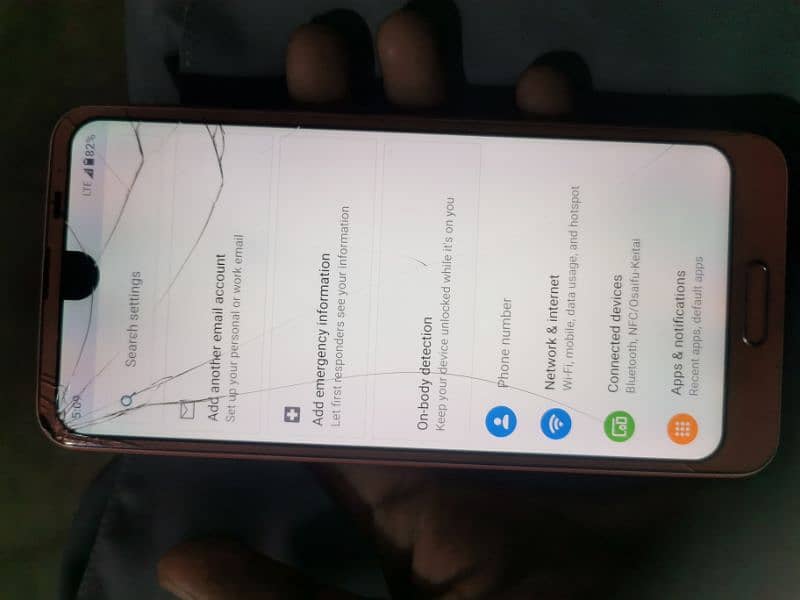 Aquos R2 touch & back broken pta approved baki all okay 8