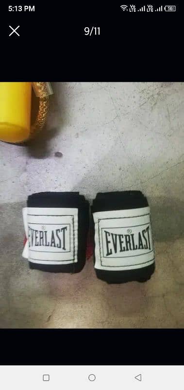 4 FEET EVERLAST BOXING BAG WITH GLOVES AND MANY MORE 3