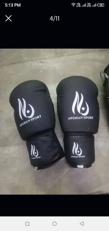 4 FEET EVERLAST BOXING BAG WITH GLOVES AND MANY MORE 8