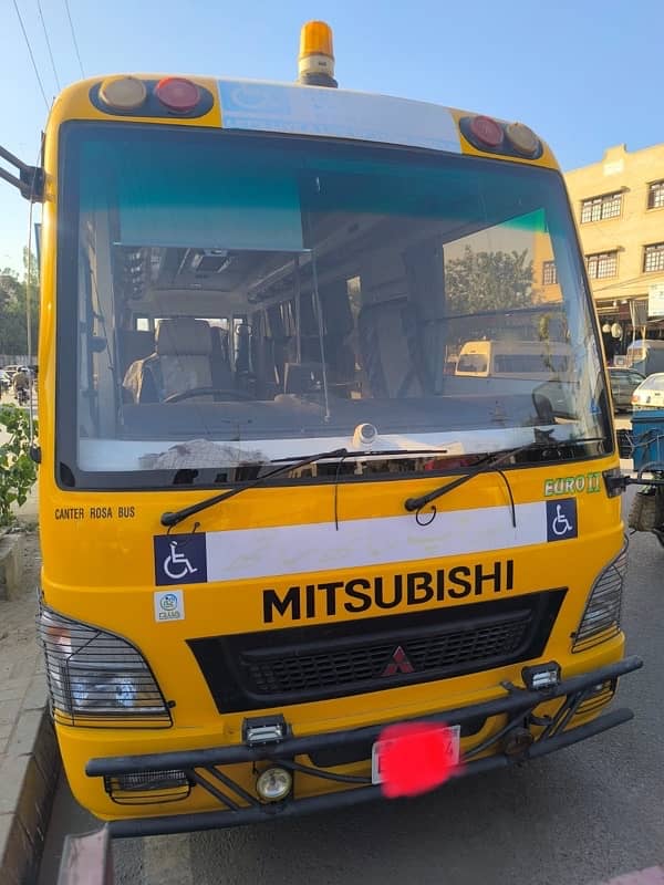 Mitsubishi mini bus 0