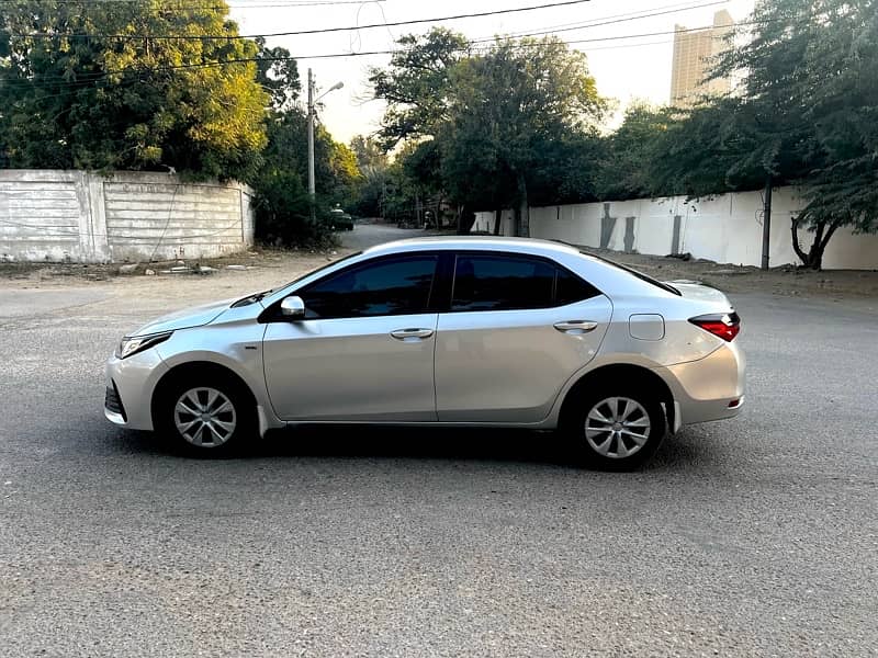 Toyota Corolla GLI 2018 Manual 6