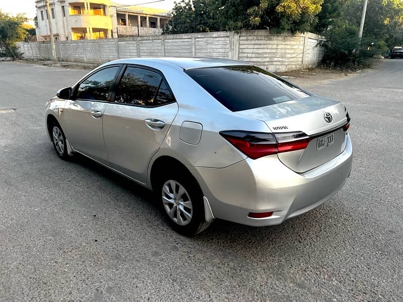 Toyota Corolla GLI 2018 Manual 7