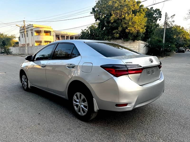 Toyota Corolla GLI 2018 Manual 8