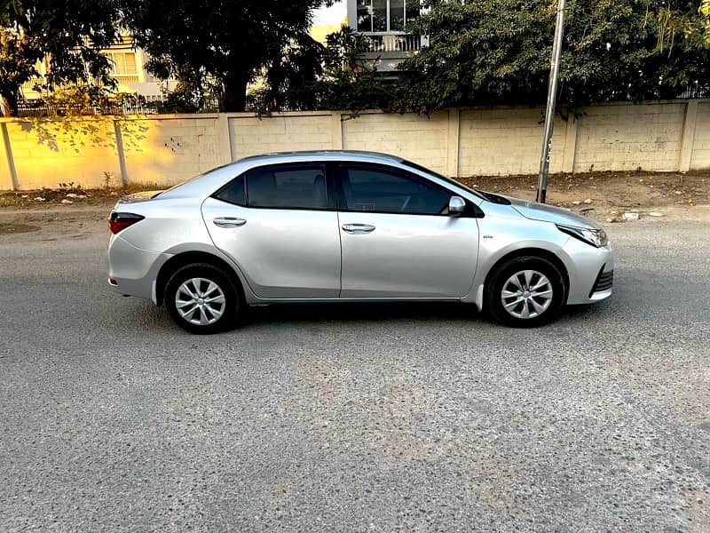 Toyota Corolla GLI 2018 Manual 13