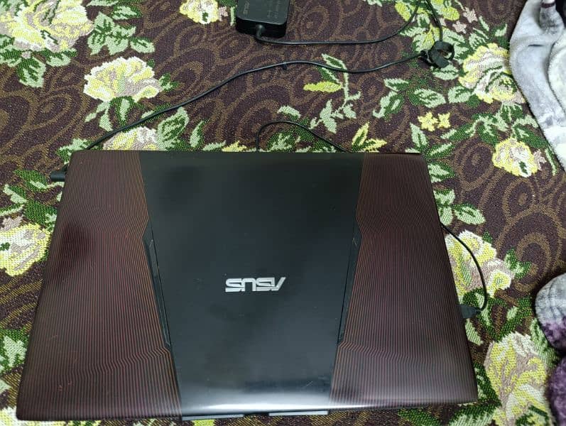 ASUS FX553VE GTX 1050Ti 4GB Intel Core i7-7700HQ 16GB, 128gb + 500 HD 3