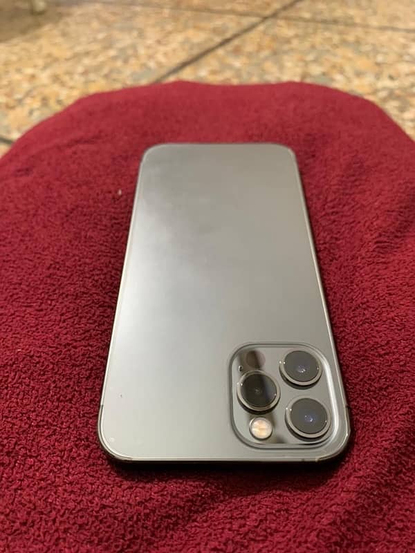 Iphone 12 pro 128gb FACTORY UNLOCK 10/9.8 waterpack 0