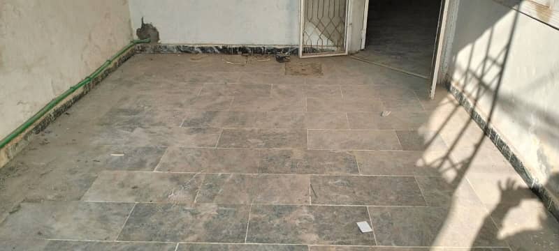 Prime Location 5 Marla Lower Portion For rent In Gulberg Gulberg 4