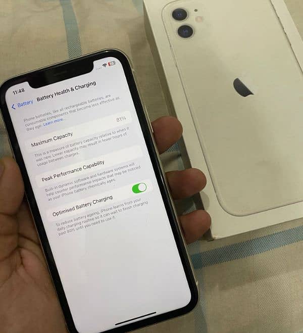 IPHONE 11 64 Gb 6