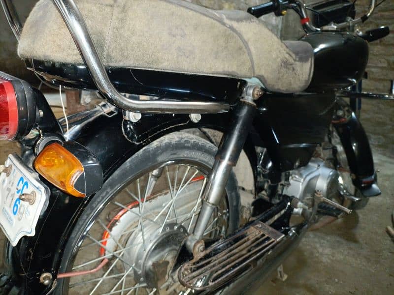 Honda CD70 2019 3