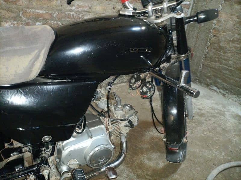 Honda CD70 2019 4