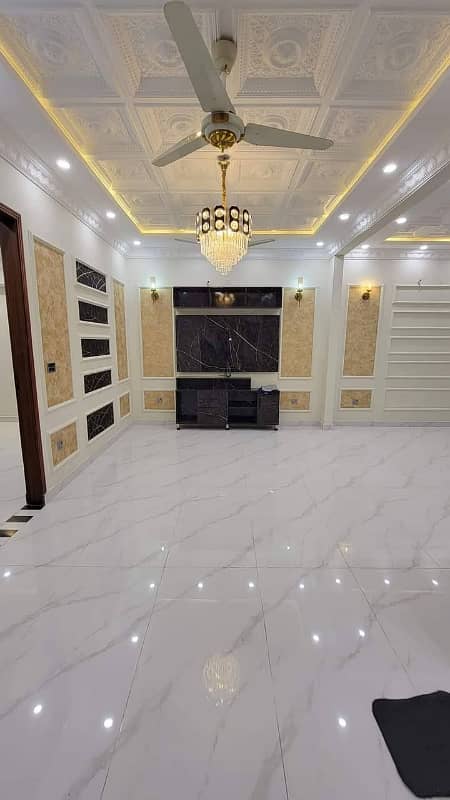 gulshan e iqbal block 3 independent g+1 FOR RENT prime location near by raod reday to move 2