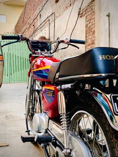 Honda CG125 bike