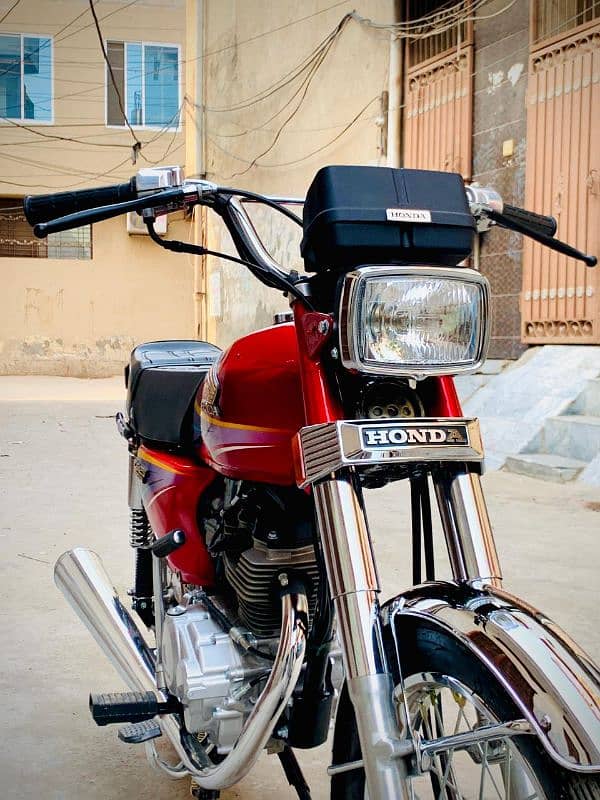 Honda CG125 bike 1