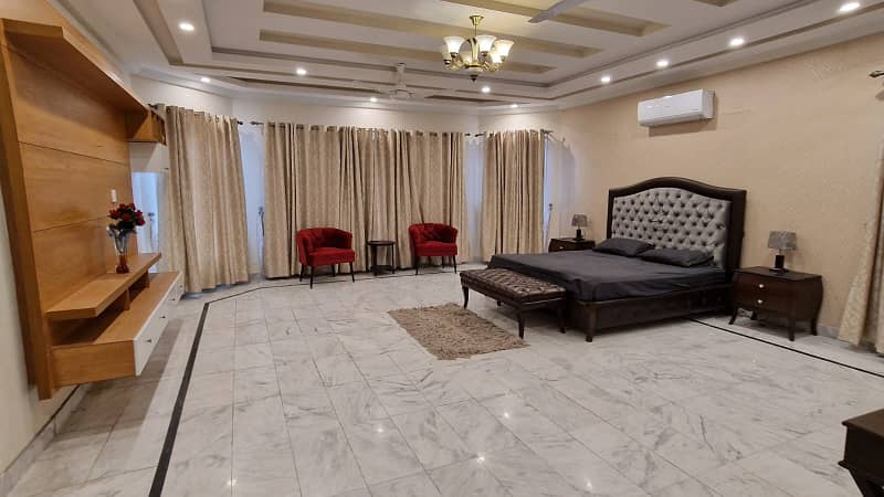 house avalibale for rent in gulber D markaz 3