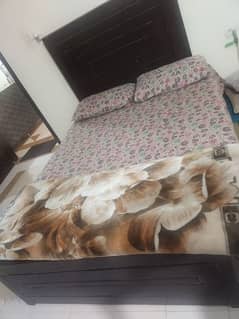 queen bed