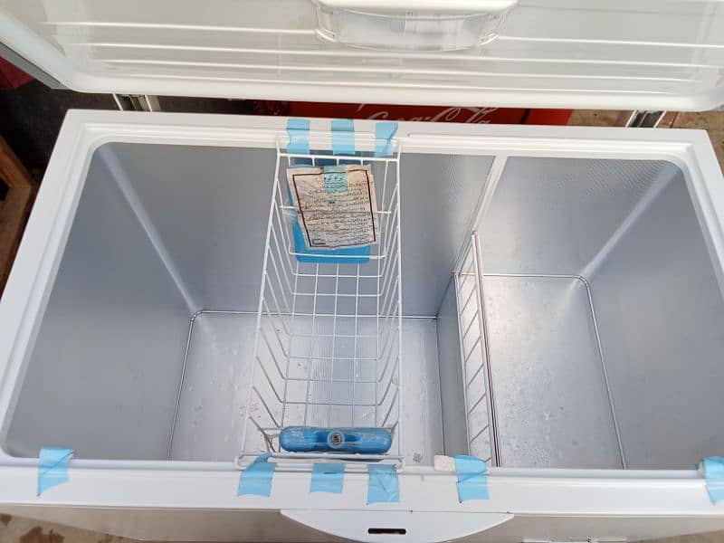 Selling Dawlance freezer for 1 door 1