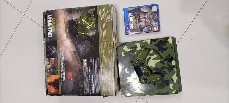 PS4 COD WWII edition with cd 2