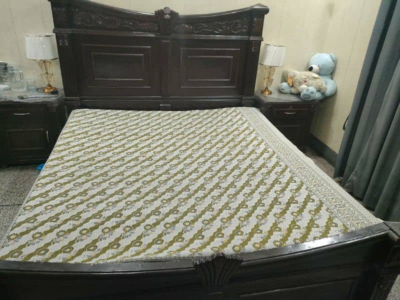 pure dyar and havey king size bed with side table 1