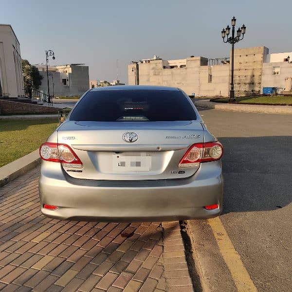 Toyota Corolla Altis 2014 4