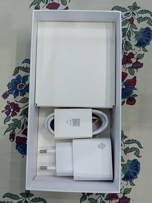 REDMI 13C WHITE COLOUR 2