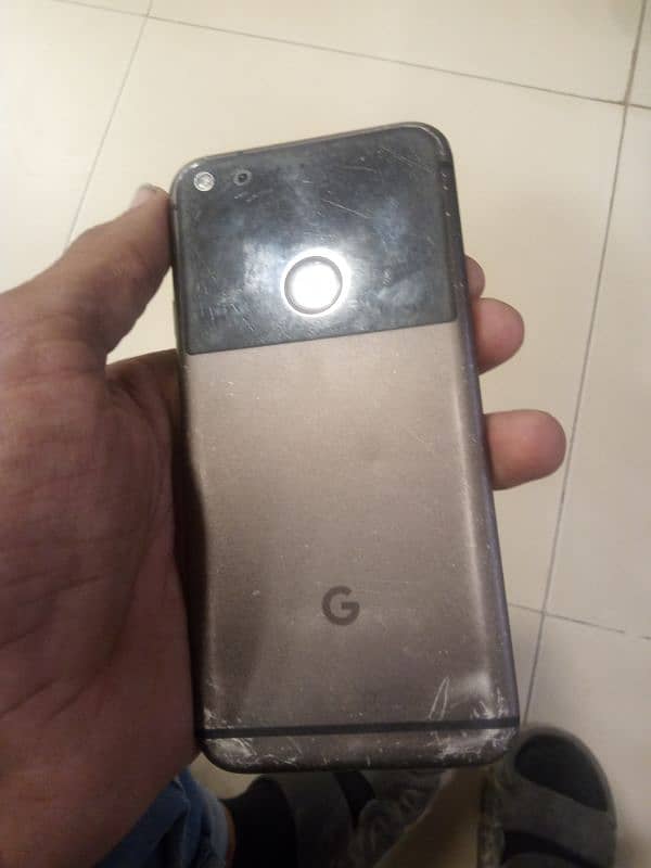 Google Pixel 1 6