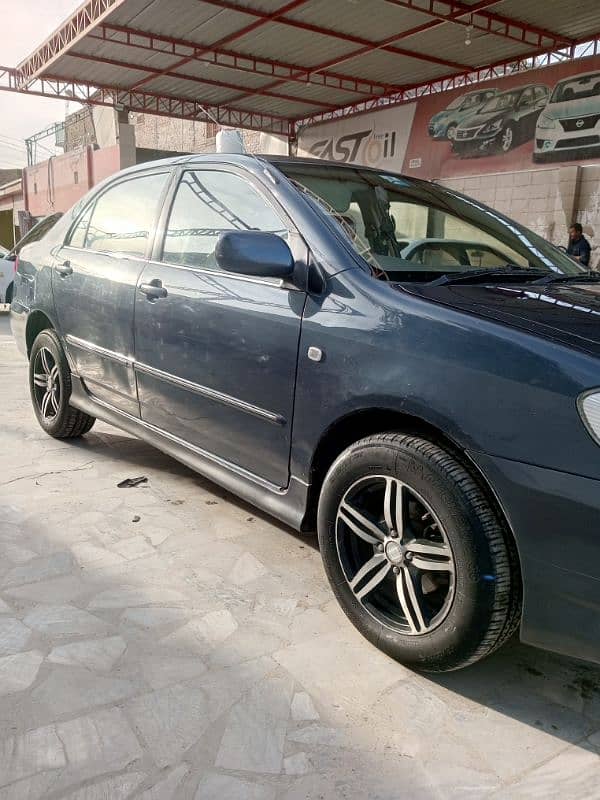 Toyota  SE saloon Corolla  2005 1