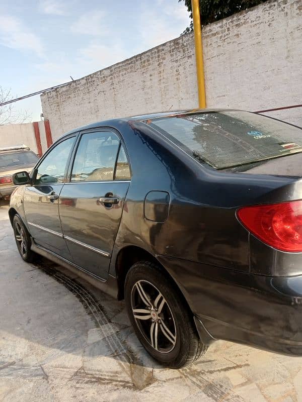 Toyota  SE saloon Corolla  2005 3