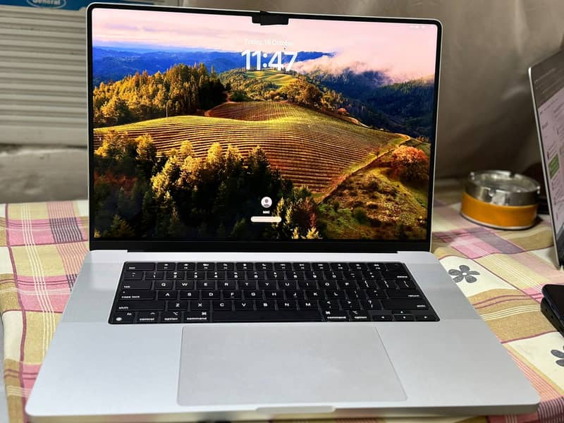 MacBook Pro 16-inch (M3 Pro, A2991) – Like New, Open Box 1