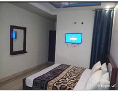 Furnished room daily & weekly &monthly available