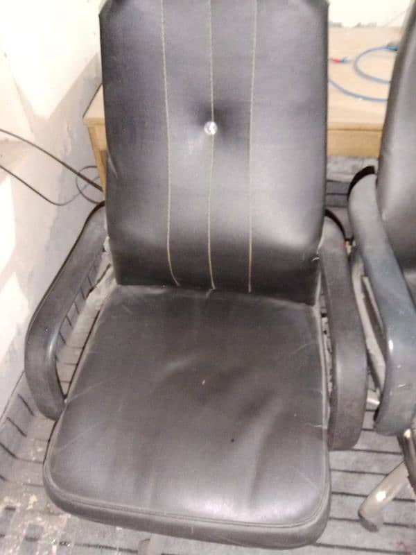 Urgent Sale! Office Chairs, Student Chairs and Cooler for Sales 0