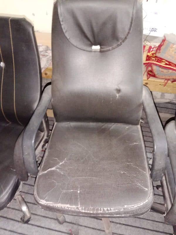 Urgent Sale! Office Chairs, Student Chairs and Cooler for Sales 1