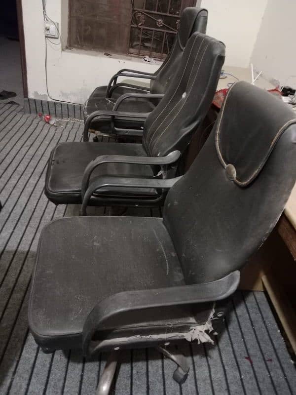 Urgent Sale! Office Chairs, Student Chairs and Cooler for Sales 3