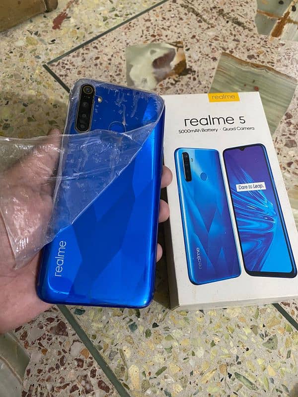 Realme 5 4/64 with box 0