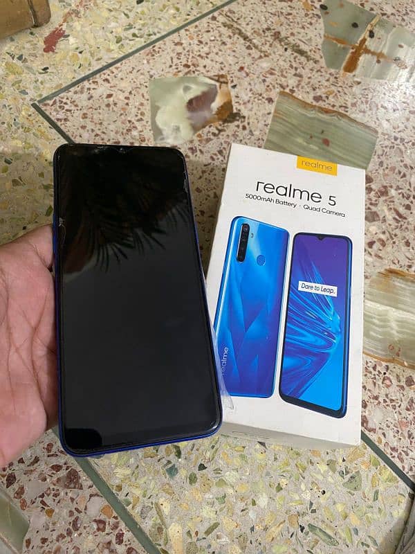 Realme 5 4/64 with box 1