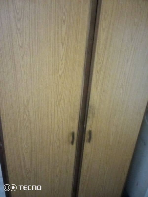 Wooden wardrobe 10/10 condition 0