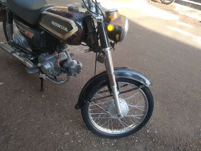 Honda CD 70 5