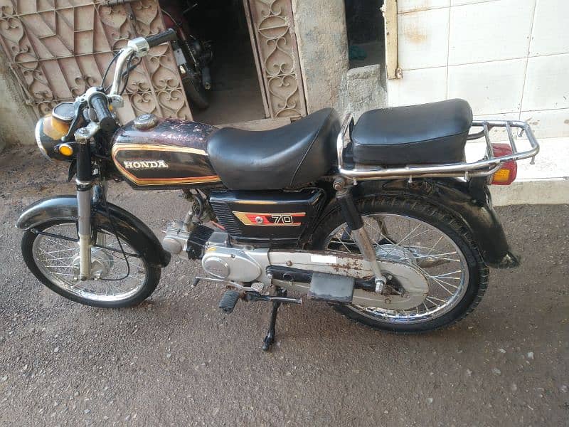 Honda CD 70 6