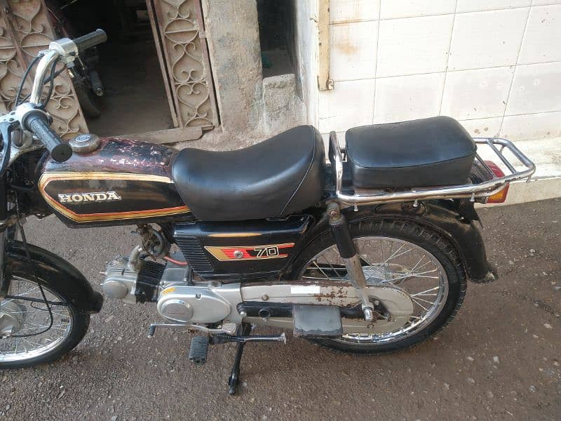 Honda CD 70 8