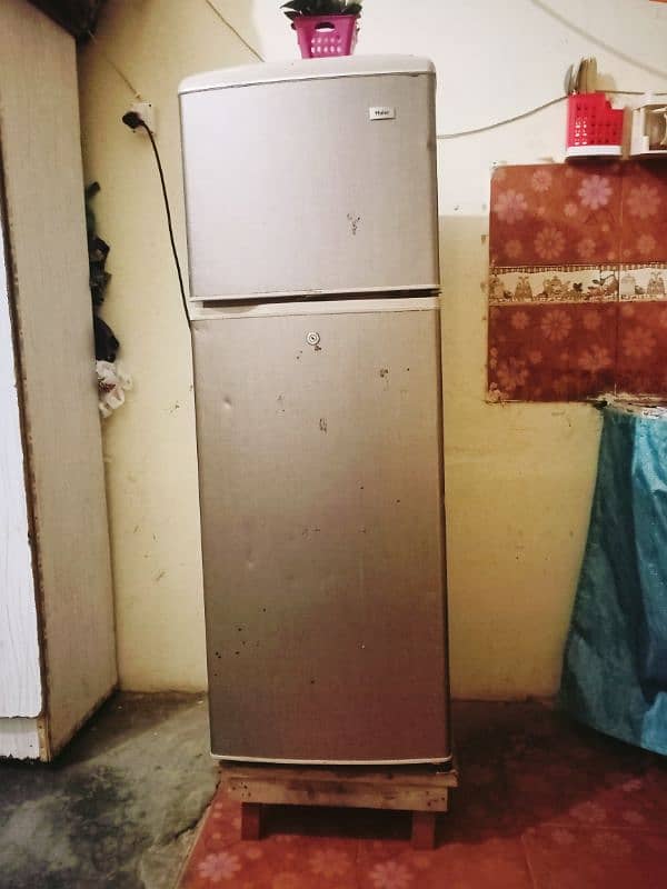 Haier ki frige h best condition me h, 3