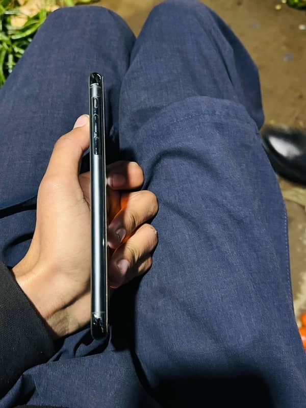 iPhone 11 Pro Max 1