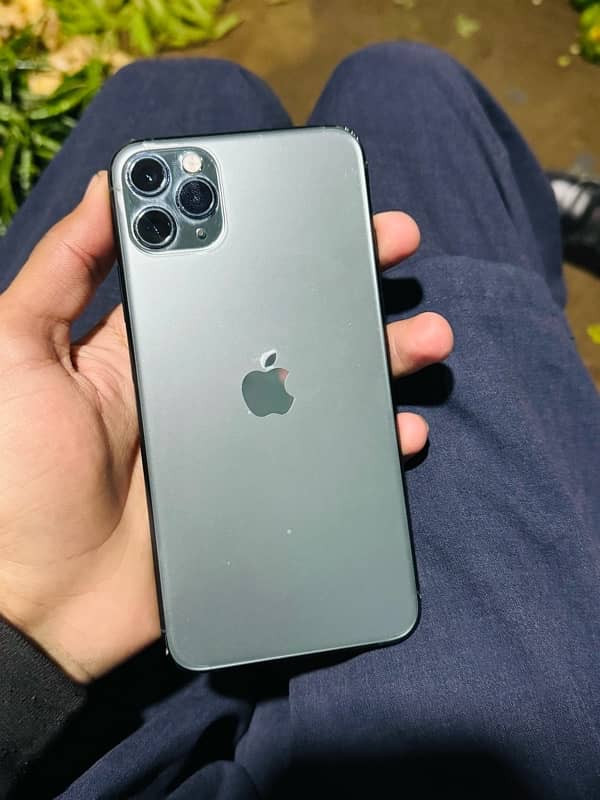 iPhone 11 Pro Max 4