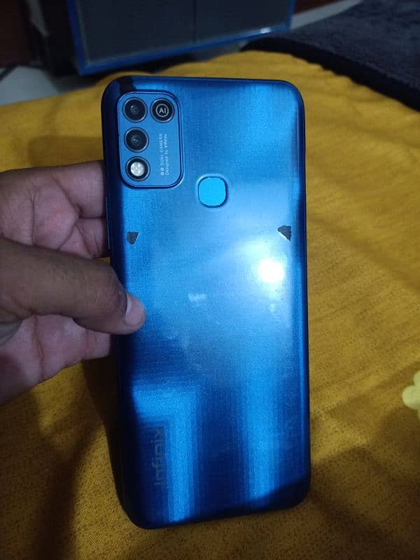 Infinix hot 11 play 8/10 condition 4