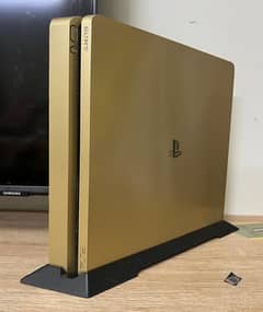 Ps4 slim 1 tb with 2 controllers and game